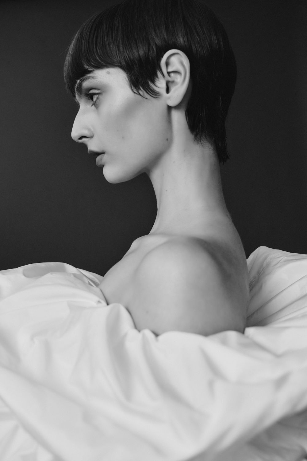 WOMANZE archive, Object 002: Off-shoulder taffeta gown
